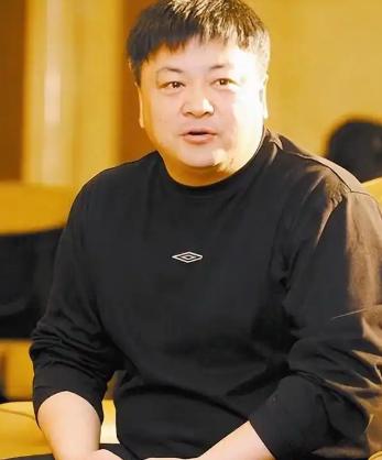 1991年，保姆向洪剑涛借10万买房，洪剑涛二话不说便将钱给了她，谁知，十几年后