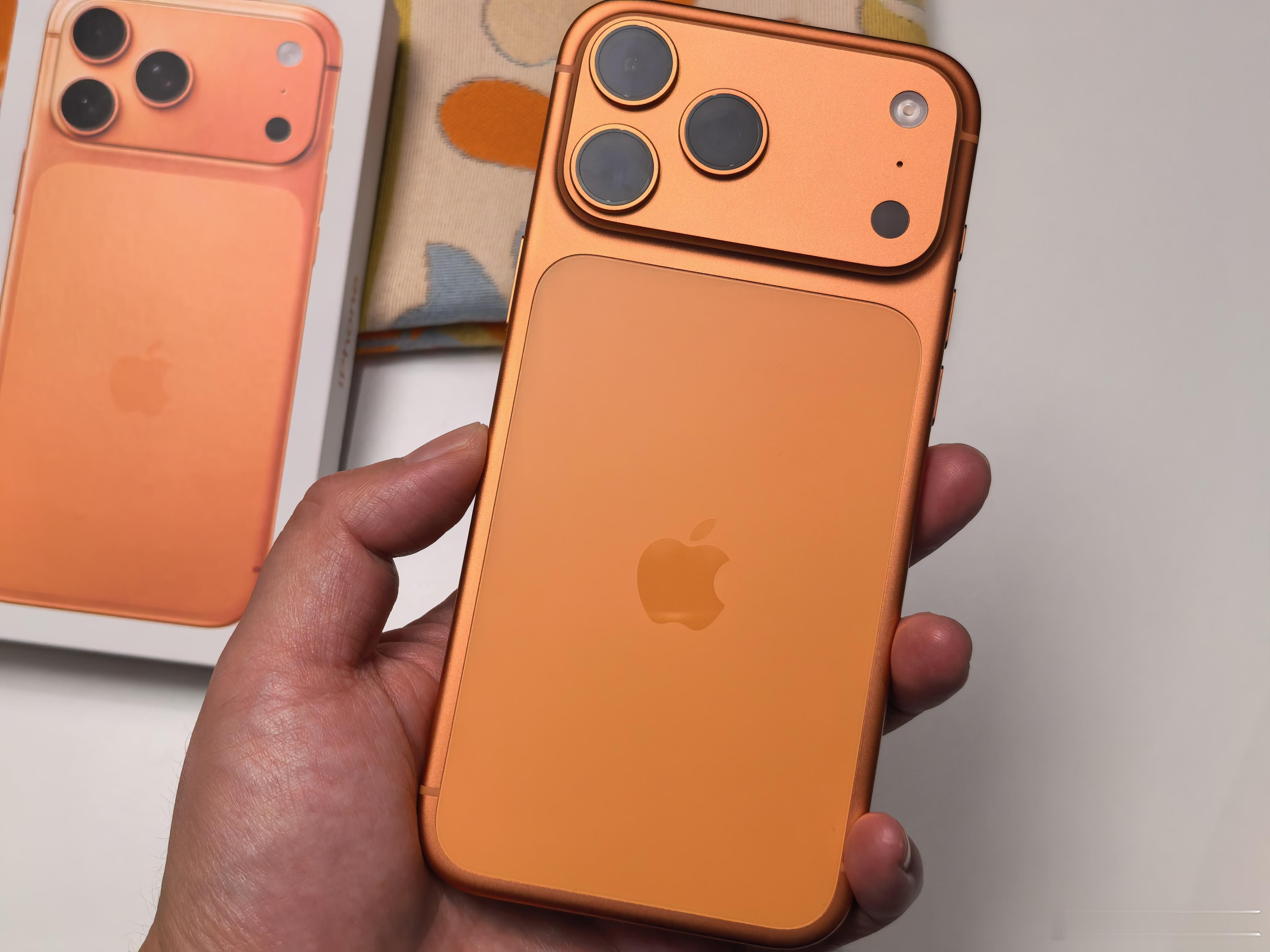 iPhone17Pro降价2000 感觉今年苹果已经从高端机变成了性价比选择了大