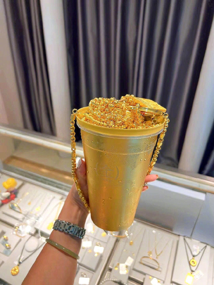 𝕾𝖊𝖓𝖉 𝖔𝖚𝖙 💷💴      与其扶他凌云志       