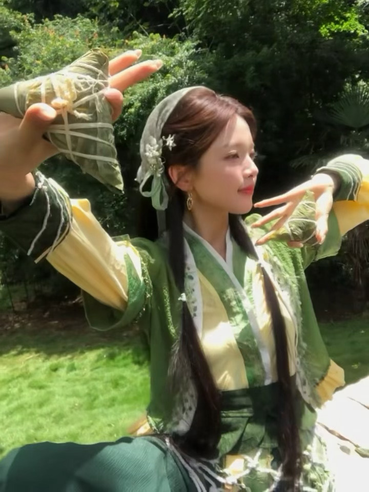 杨超越  260709 🫘更新【被夸女侠好身手的一天✋ 我才不是笨蛋，我是武学