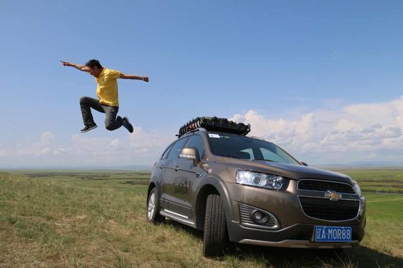 死在葬礼上的朋友
朋友的父亲73岁，抗癌三年去世，最好的5个朋友及时赶了过去。(