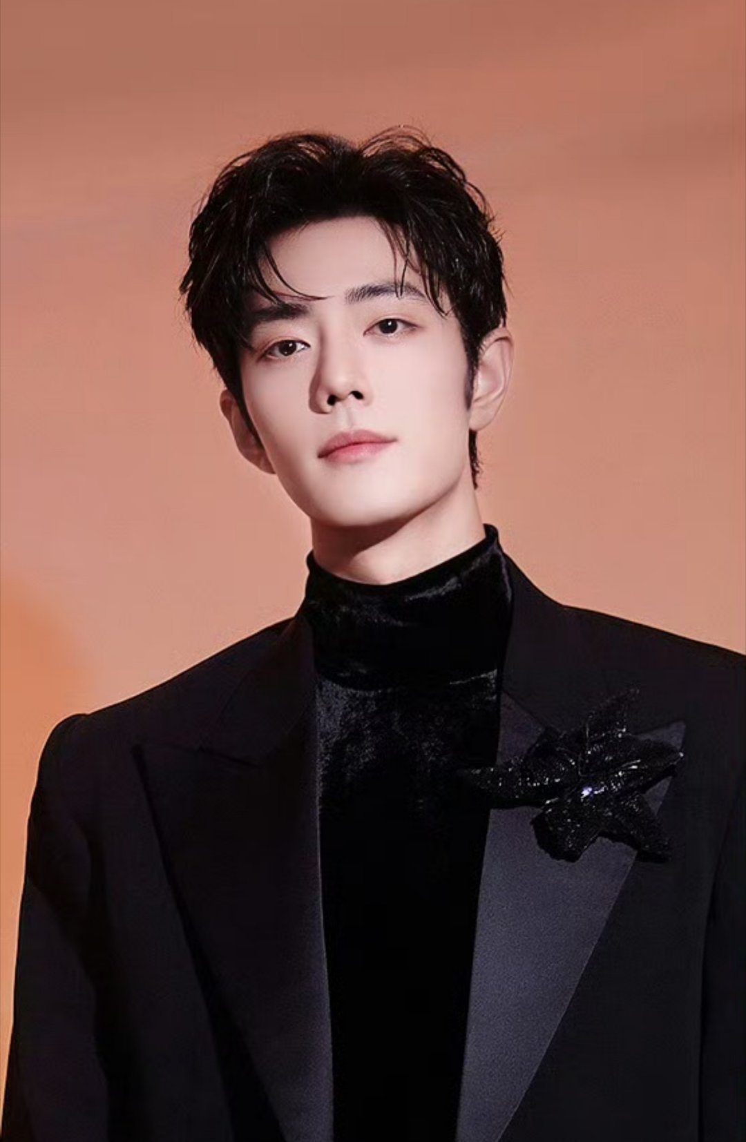 是西装肖战！啊啊啊，对西装战完全没有抵抗力！ 