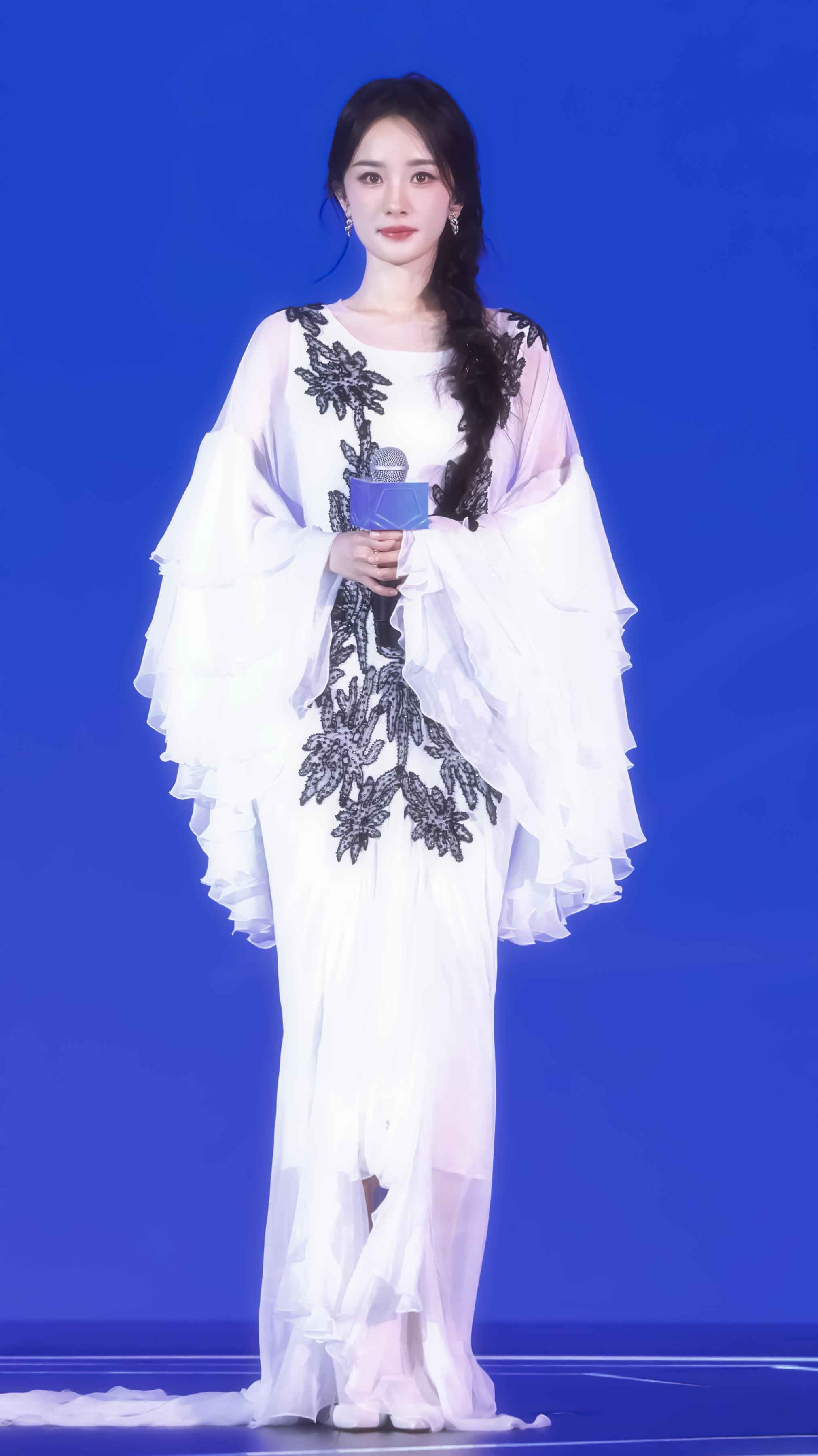 像一株百合花 ​​​