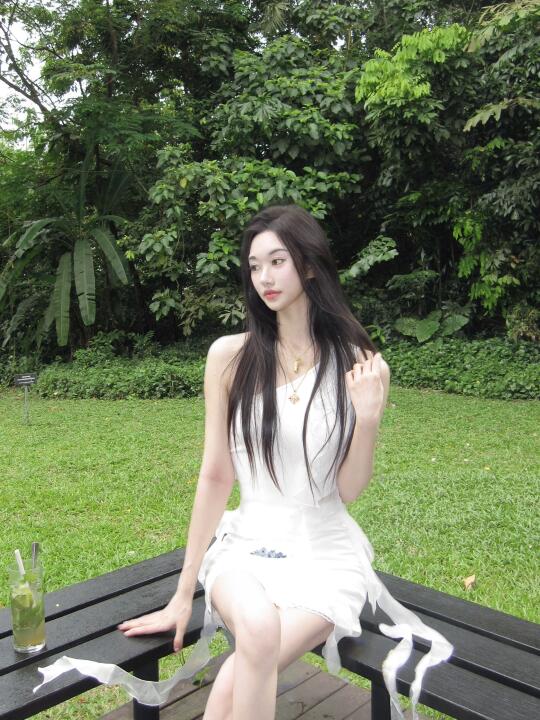森林的尽头是散落的光