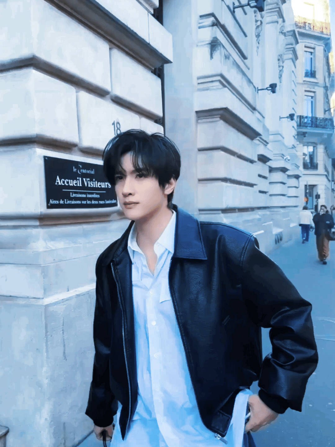 展轩巴黎漫游记展轩解锁巴黎新地图live营业，好帅好帅的智伟，期待闪耀巴黎