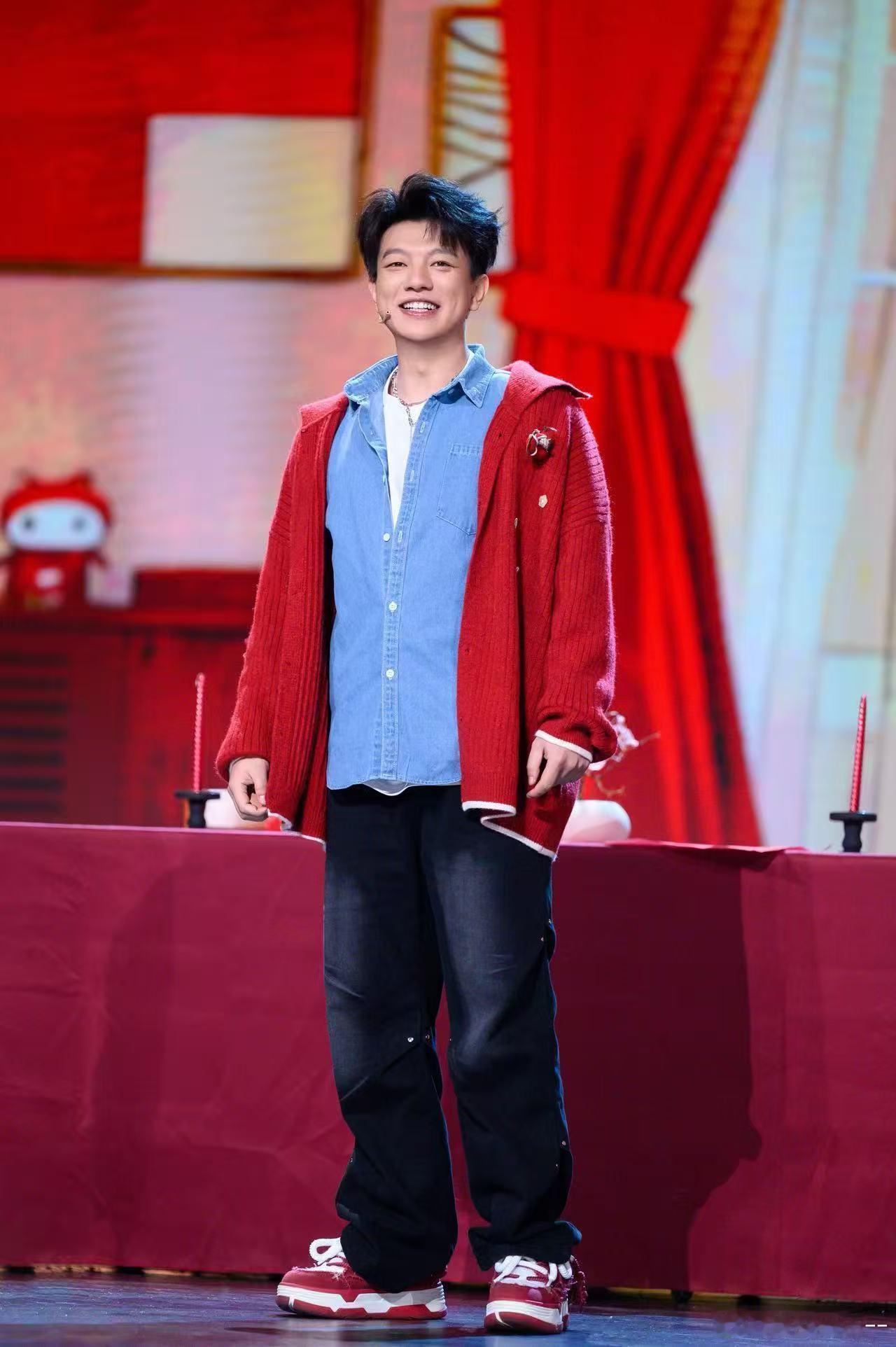 漫才兄弟 好笑 漫才兄弟的节目真的是全场最佳好笑！徐浩伦谭湘文的文本太扎实。刘旸