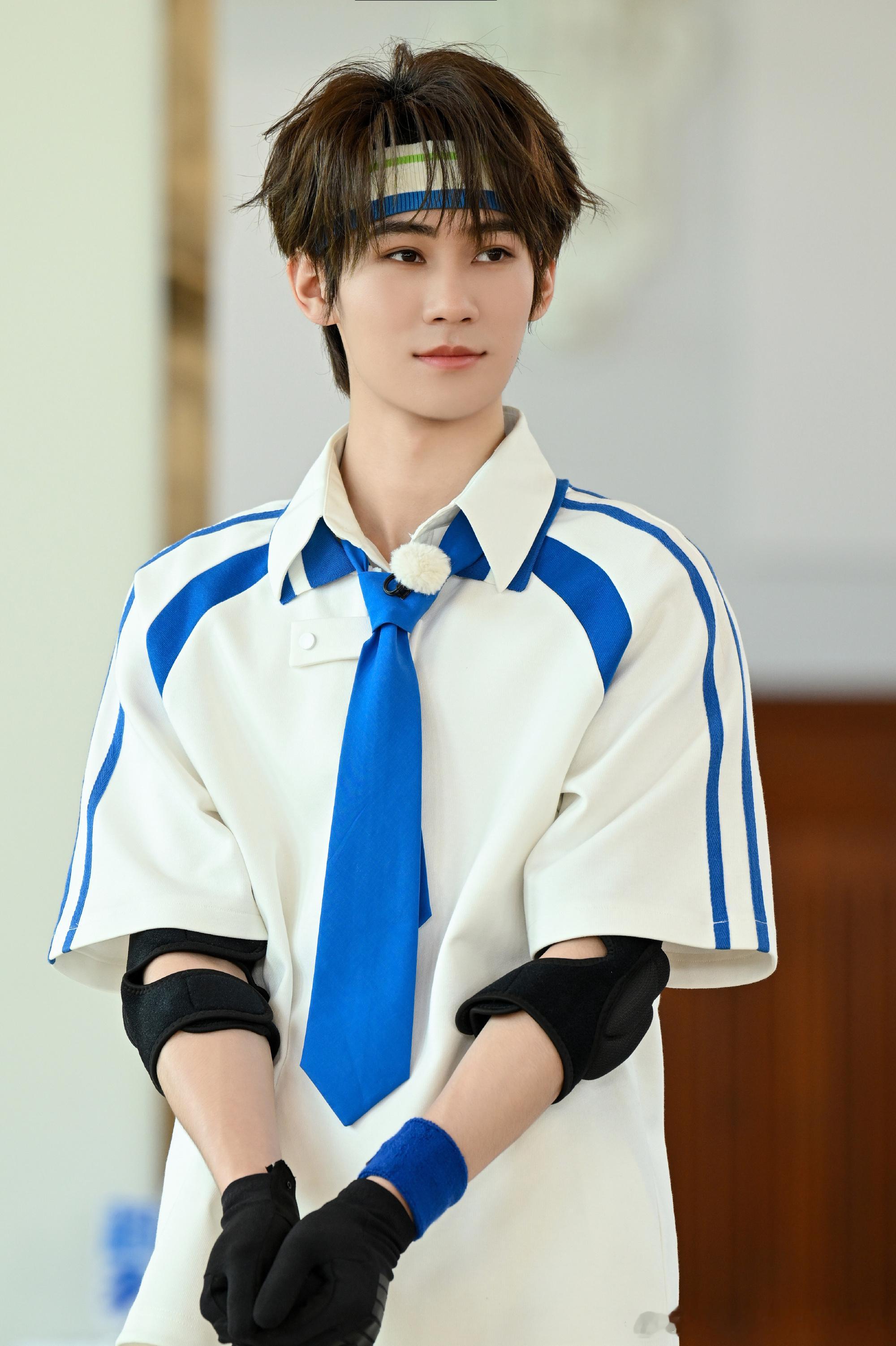 #李晨 后继有人# 张真源展现出了年轻人的活力，青春的力量！ ​​​