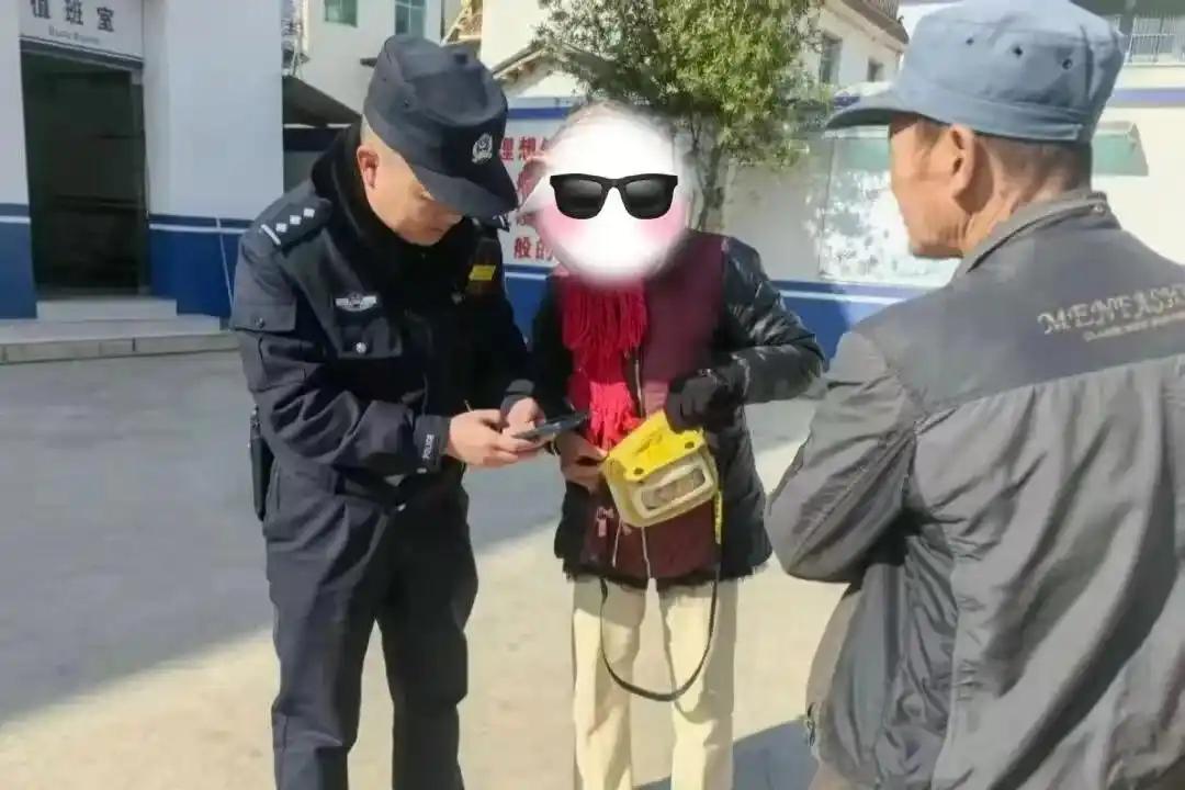 39公里离奇寻踪！民警为安徽女子追回“生命密码”手机
一部遗失在重庆深山的手机，