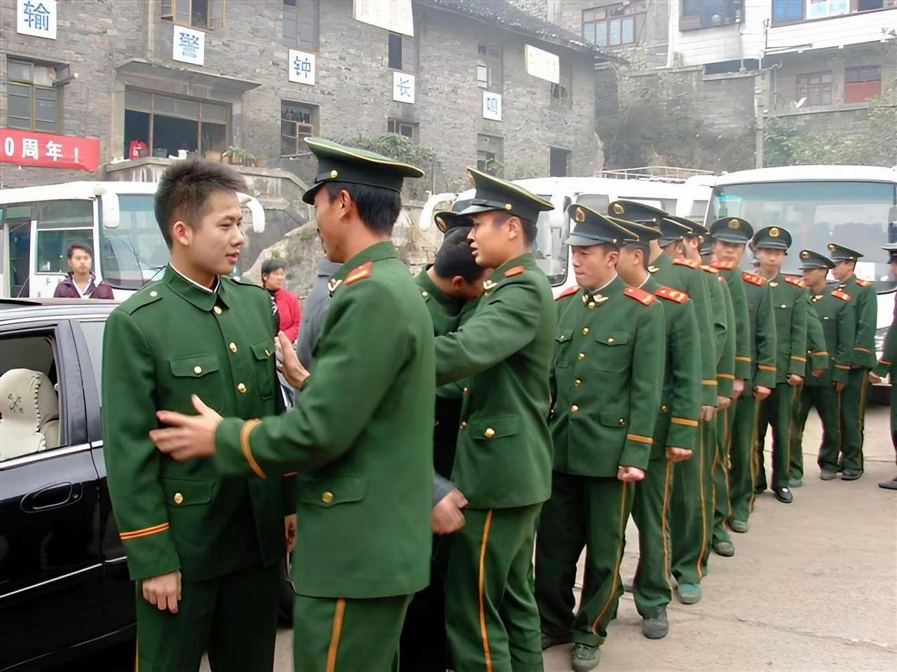 时间从来都不是回忆的对手 曾经的消防兵 致敬所有当过兵的战友 若有战召必回战必胜