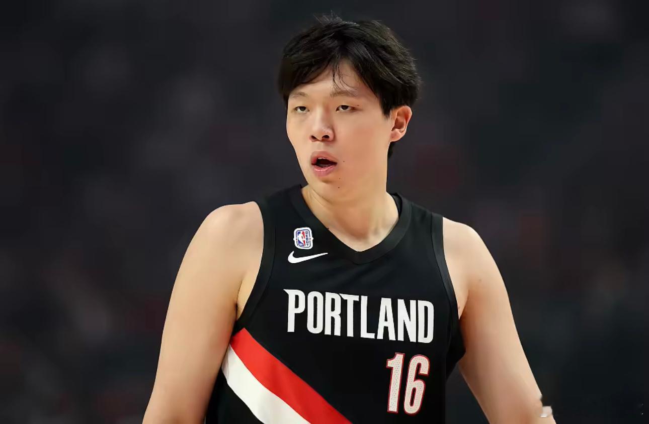 3月13日讯 《跃向浩瀚·新秀季》纪录片，杨瀚森谈到了CBA与NBA区别的话题。