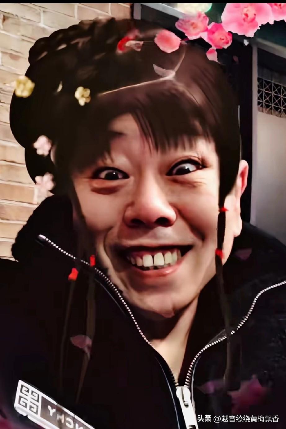 谁认识这位大美女是谁？我第一眼根本没认出来，仔细一看就知道是谁了？原来他是小品大