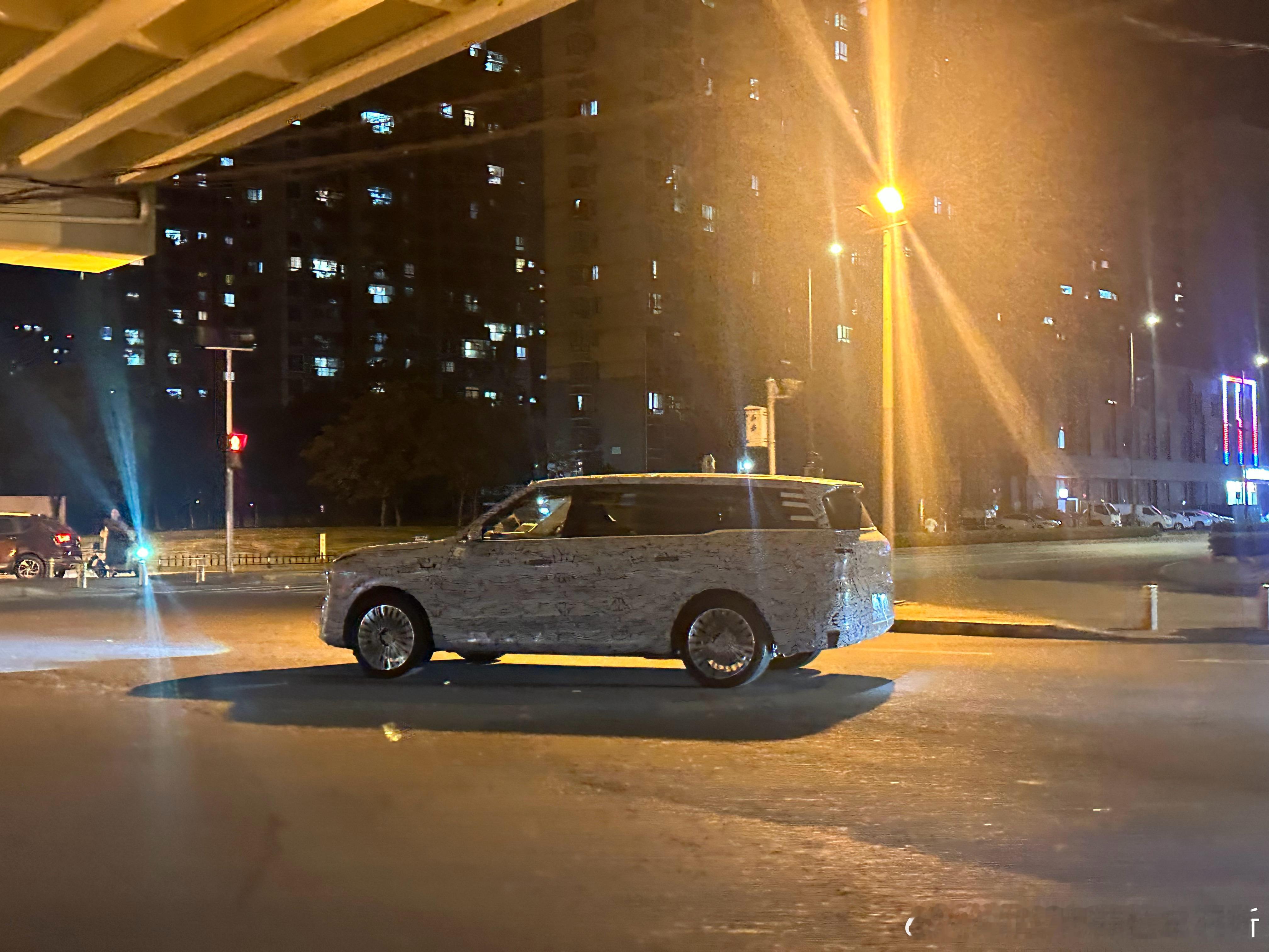 中难度猜车，还有二排娱乐屏，这啥车？新能源汽车﻿新车谍影安亭新车谍影 ​​​