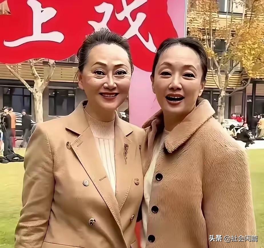 有人吐槽宋佳老的太突然，要我说，活的很优雅！
不整容，不打针，不科技狠活，已经非