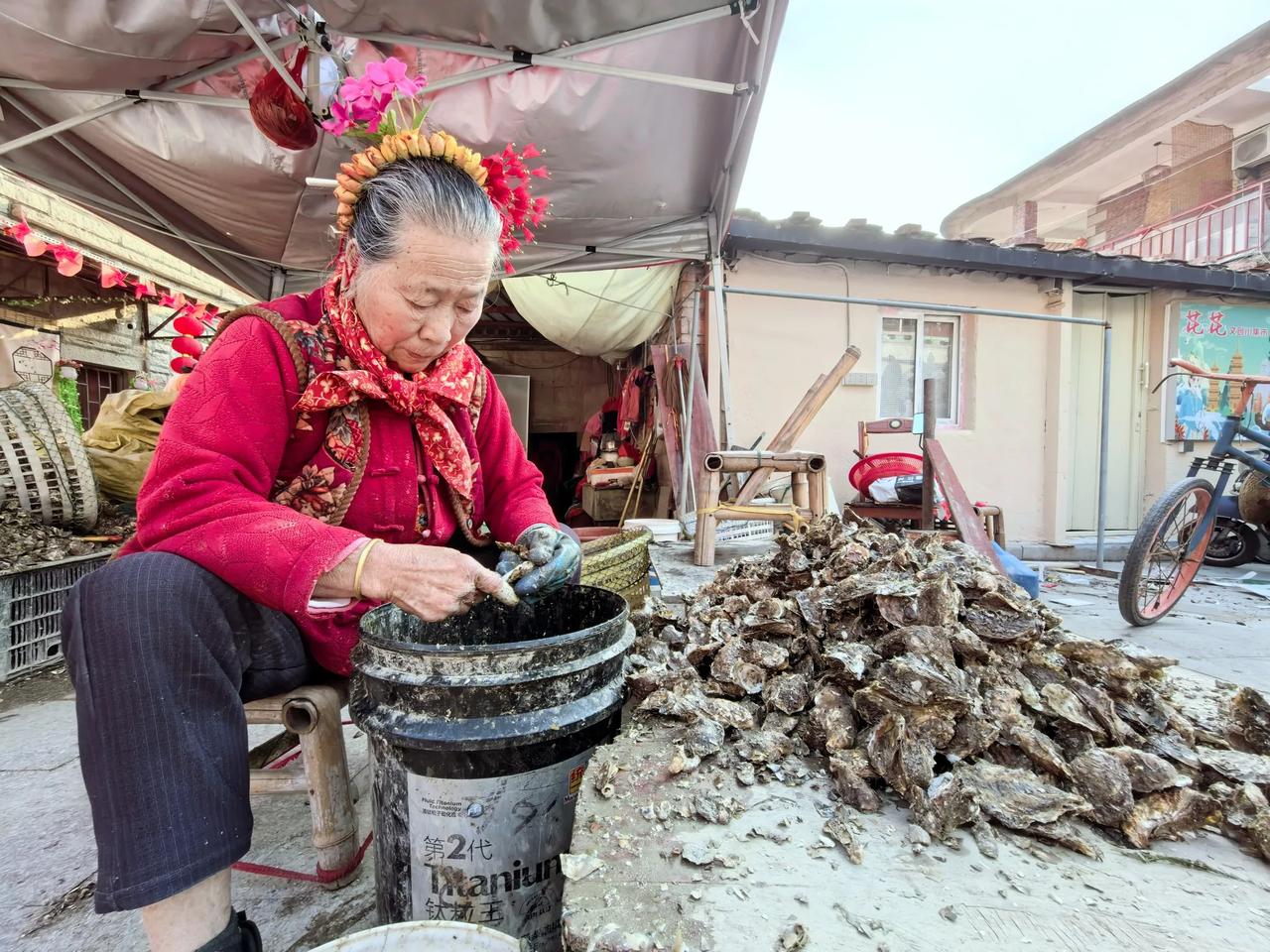 福建泉州的蟳埔村，真是个宝藏之地！那里的蟳埔女太有特色啦。她们身着大裾衫、阔脚裤