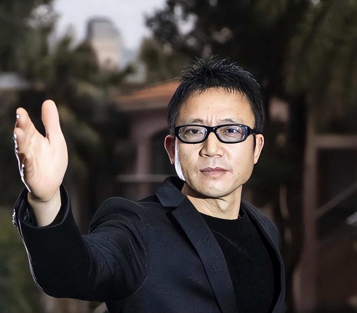 51岁袁树雄一曲封神，三十年熬出星光

袁树雄深耕音乐三十年，穷困潦倒至前妻离婚