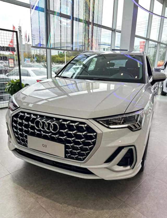 全新奥迪Q3来了！轴距暴增111mm，14万起售，气场直逼Q8