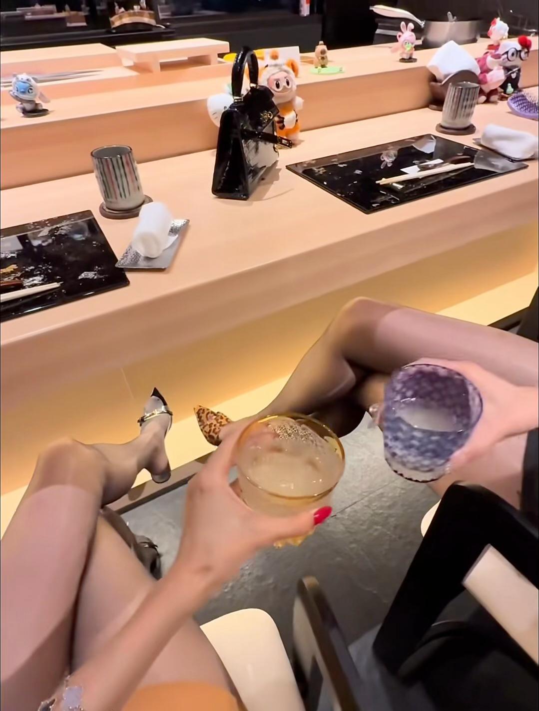 两位夫人 ​​​