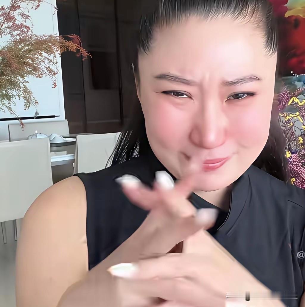 四哥走了coco哭了，四哥不仅给了coco物质生活，还让她长了见识，和老钱风的四