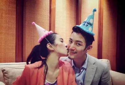 一次采访，主持人问叶璇：“你谈了那么多恋爱，不会受伤吗？”叶璇坦言：“不会，我有