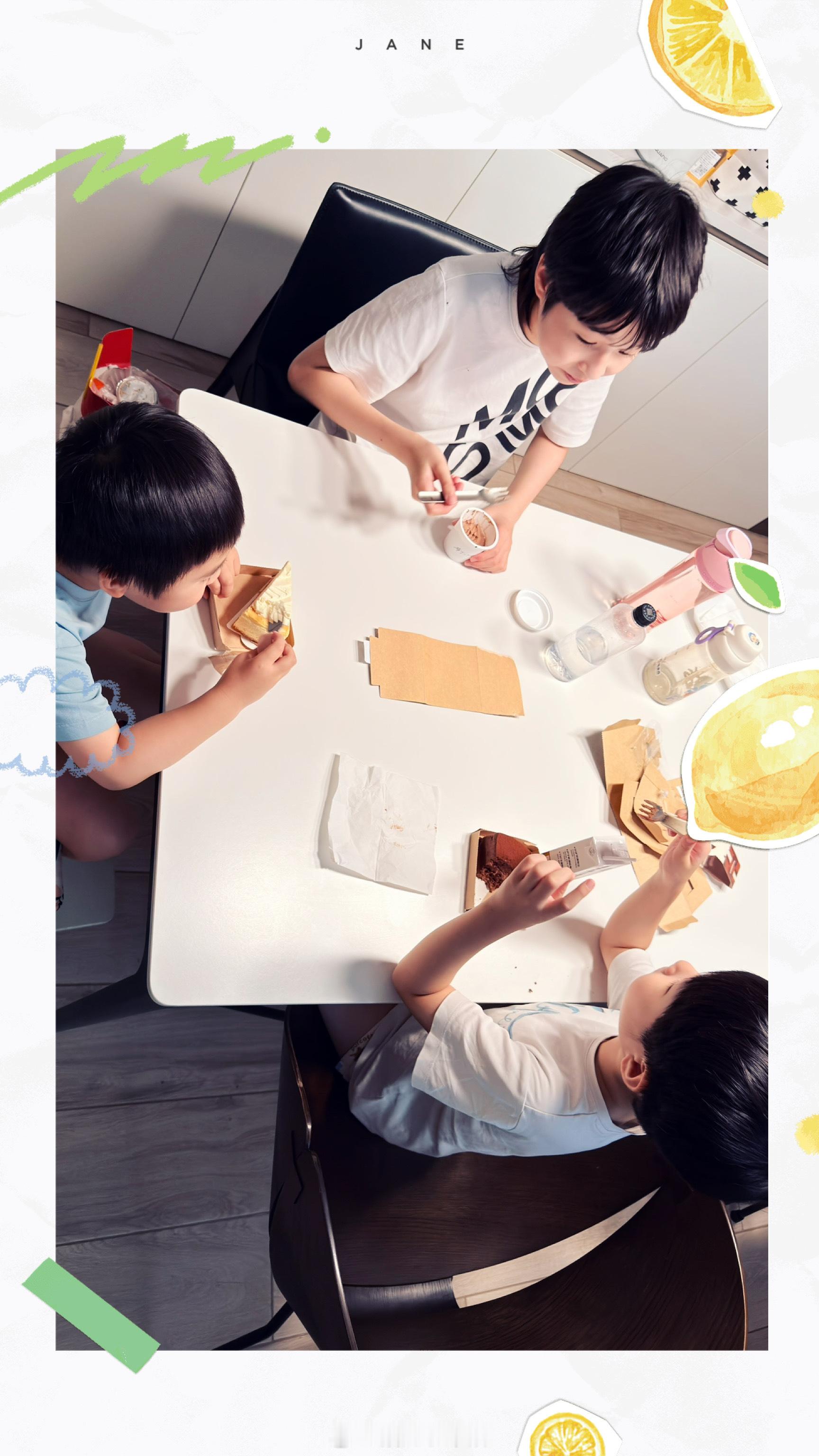 今天又是弟弟请客…