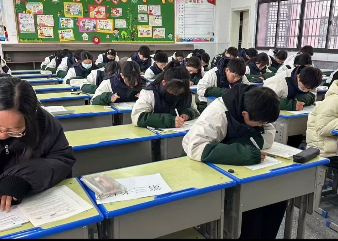 秦岭笑谈 【深耕双域践初心，青春笃行育芬芳】为锤炼师范生职业素养，传承志愿服务精