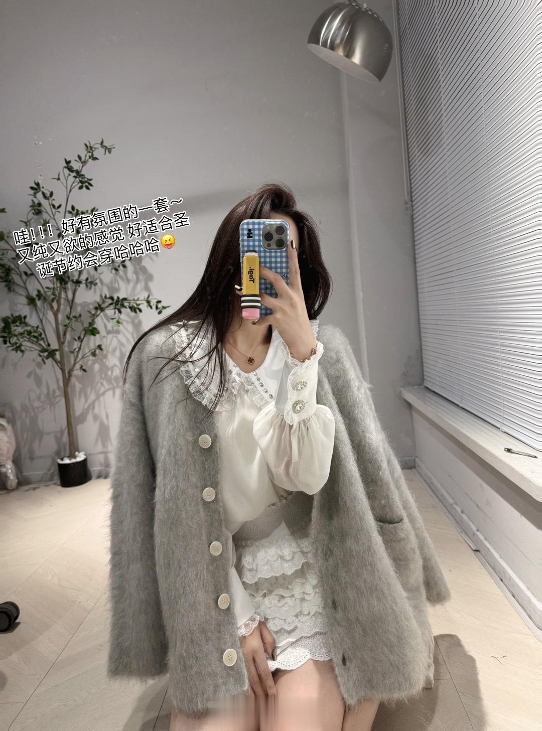 深夜福利来咯哈哈哈！今天悄悄去公司看了一下新品～[偷笑]因为明天就要出发拍摄啦 