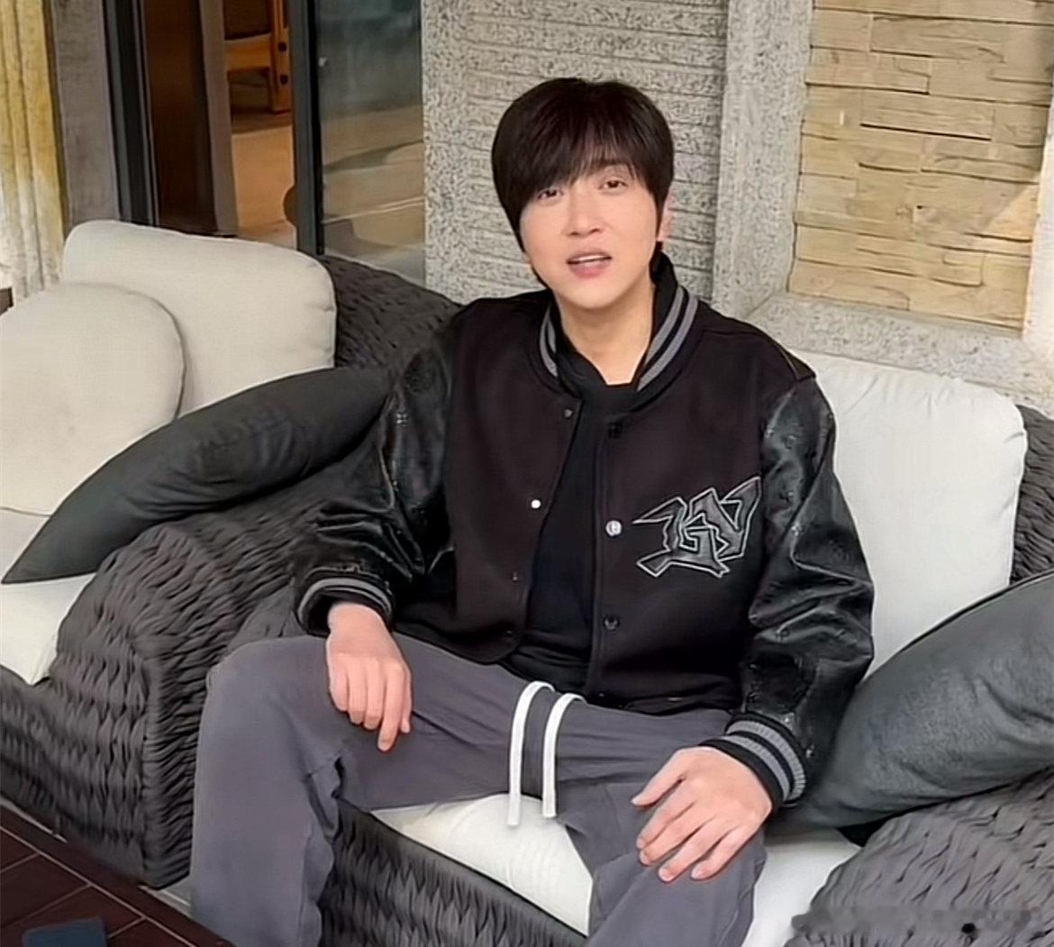 微博知名博主 白冰偷税案税款滞纳金罚款1891万元白冰网红白冰偷税案件偷税漏税 