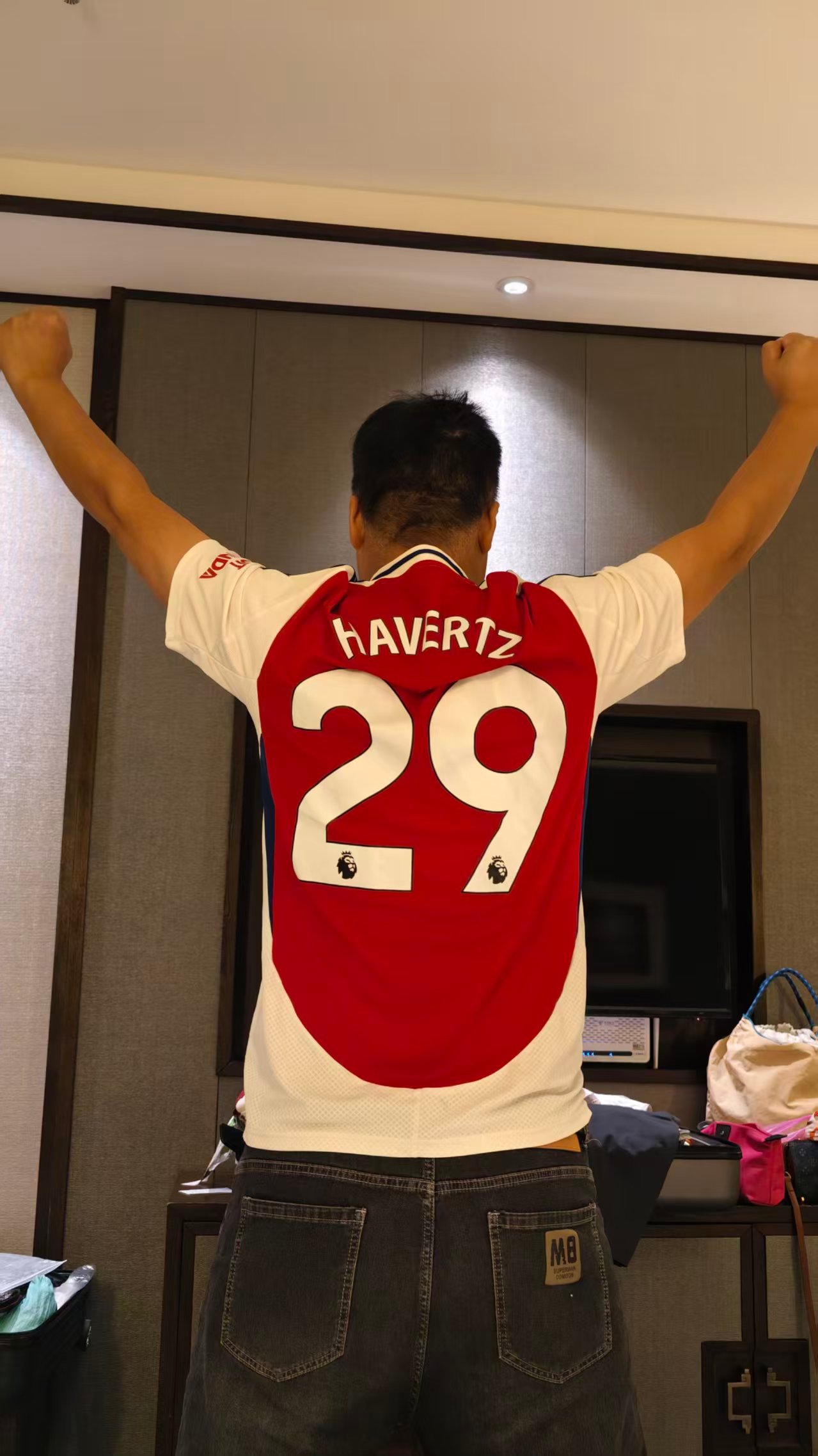 刚换上哈子球衣。 黔南·荔波天泰大酒店
