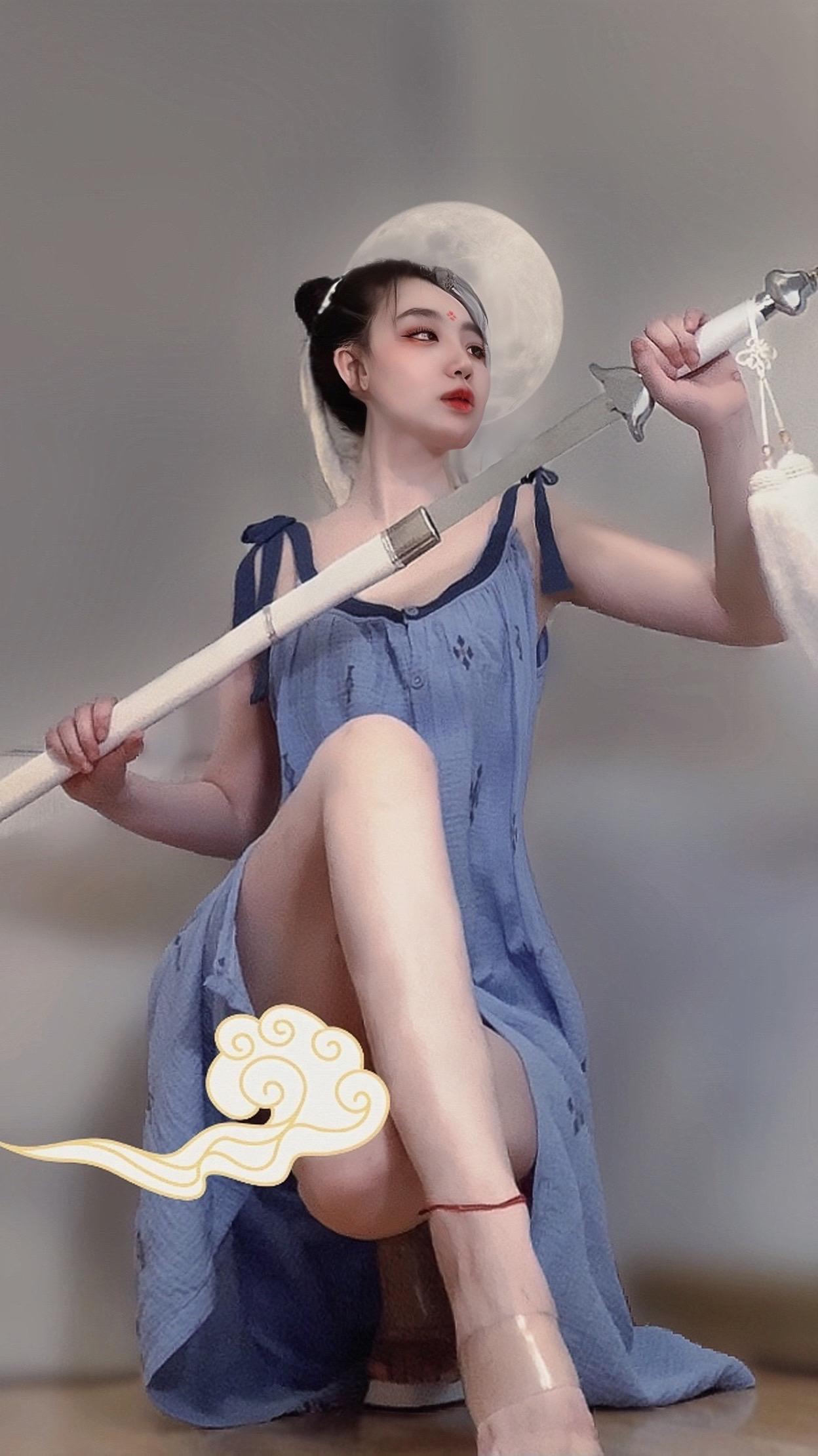 50岁依然保持好状态之。暗夜里孤独前行且有智谋又忠勇悲壮的人最让我心痛...