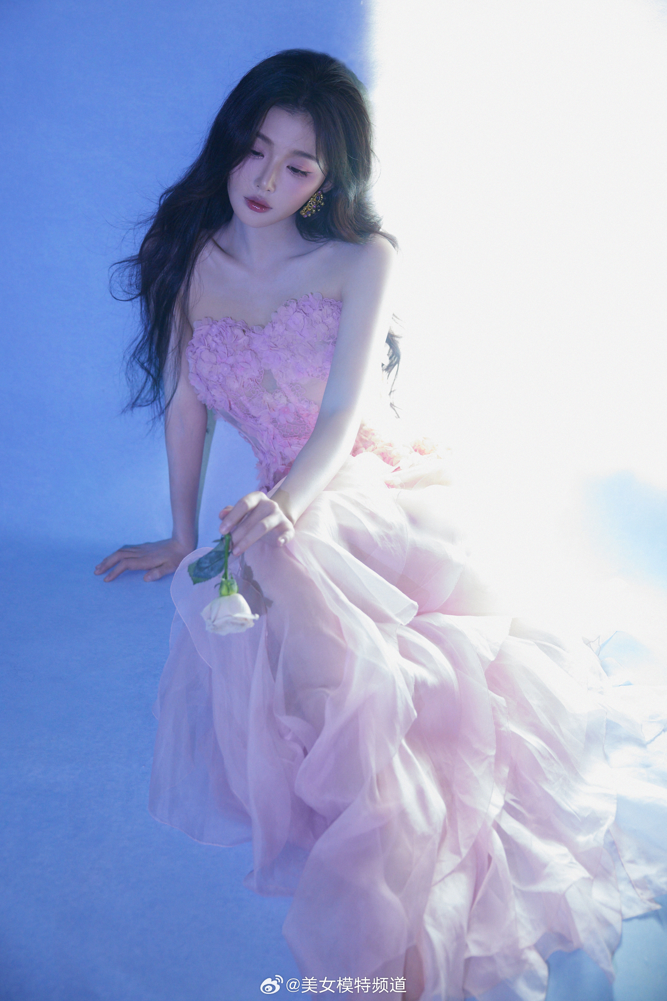 孔雪儿粉红少女 ​​​