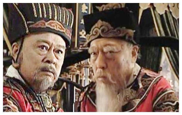 公元1565年，85岁的严嵩被抄家，他跪下哀求吏部尚书徐阶说：“能否留些钱，当做