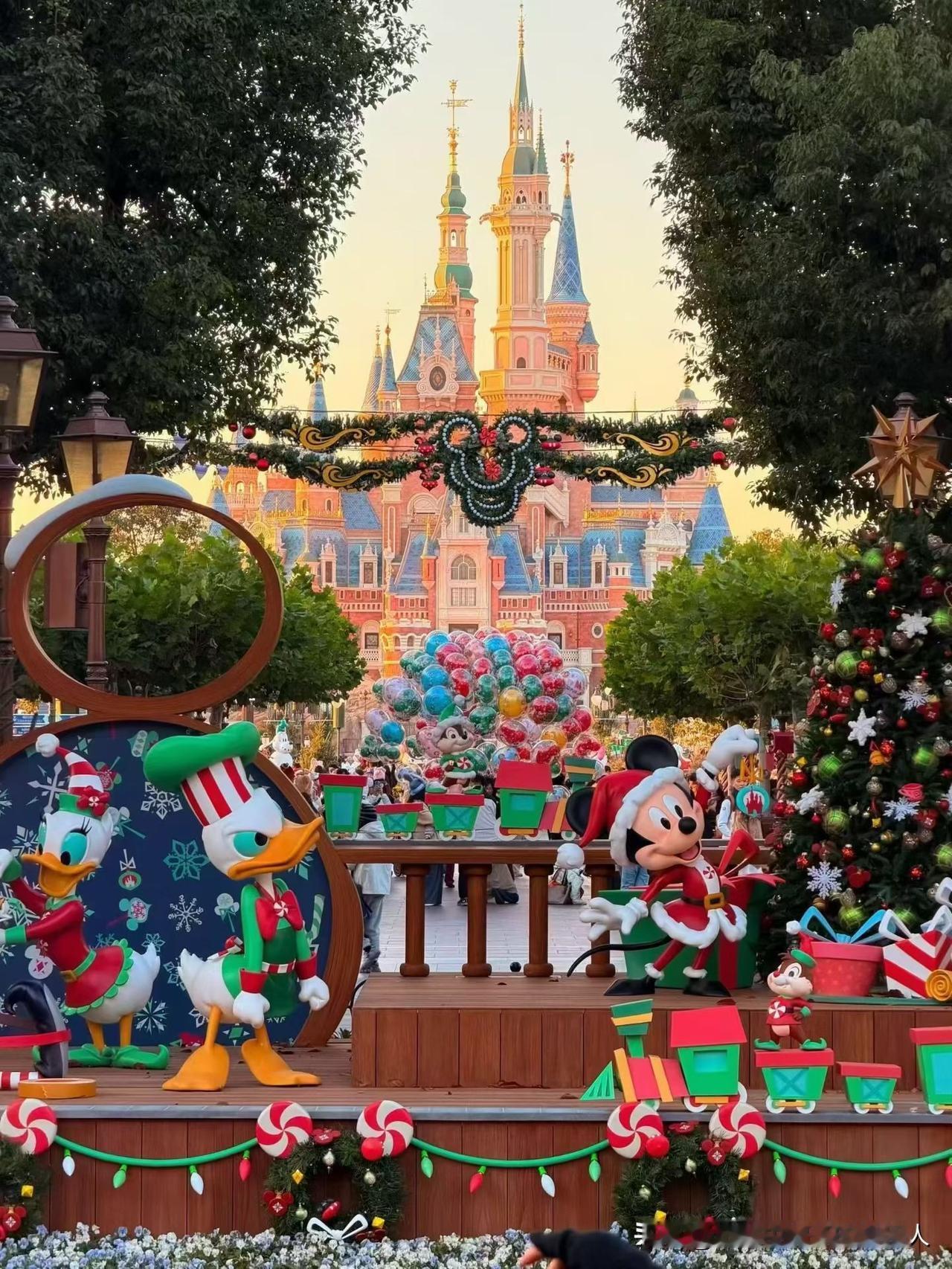 一位爸爸没劝孩子学习，他没逼孩子，也没骂孩子，只说了一段话：

他说：你不学习就