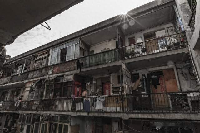 住建部明确：老旧房屋支持原拆原建