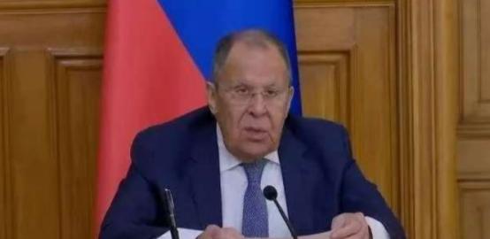 俄罗斯发出警告：战争爆发中国将被围攻，不过对中国最危险的不止战争。大家最近可能刷