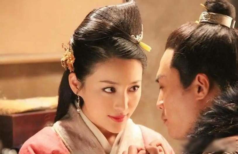 在古代没什么娱乐活动，天一黑就造人，大户人家的正妻如果没有小妾，就会一直在怀孕、