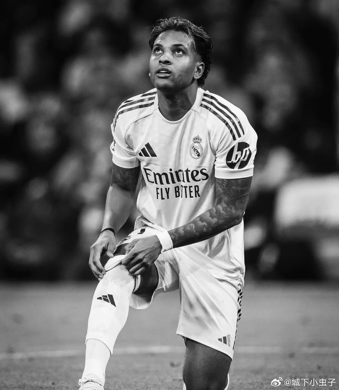 内马尔内马尔 内马尔支持鼓励受到十字韧带伤病的罗德里戈：“今天对我来说是最悲伤的