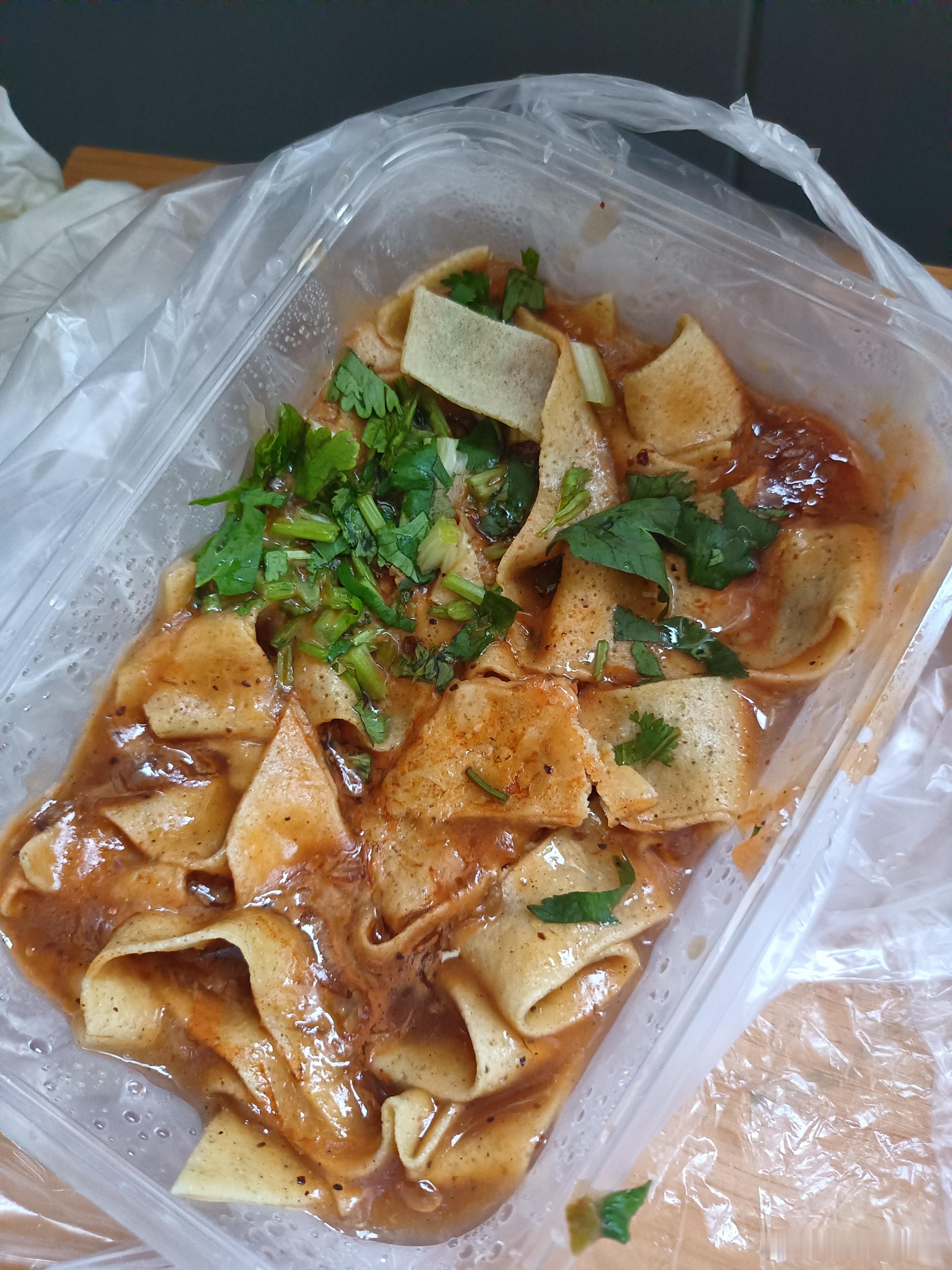 天津的嘎巴菜感觉也没有那么好吃呀 ​​​