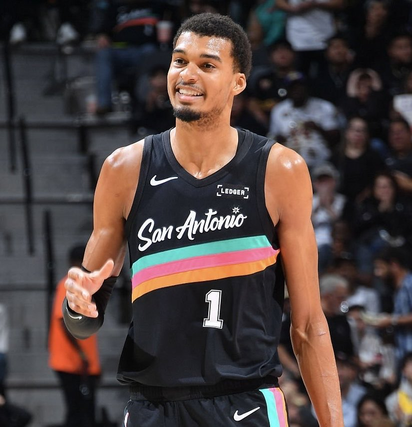 NBA 雷霆记者Clemente Almanza更新社媒，谈到自己对于本赛季MV