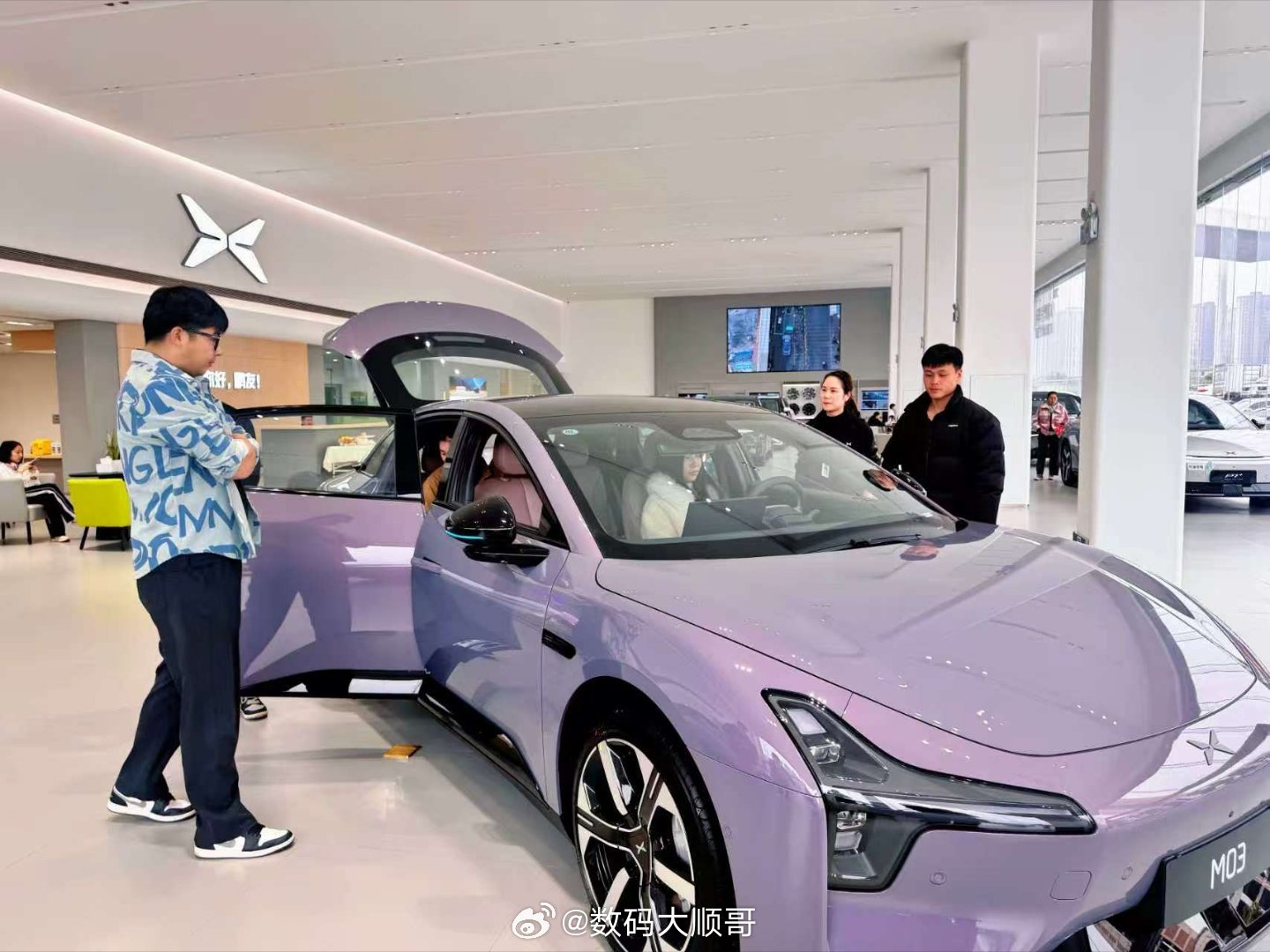 2026款小鹏MONA M03太火了！3月27日开放试驾后，门店试驾量直接翻倍，