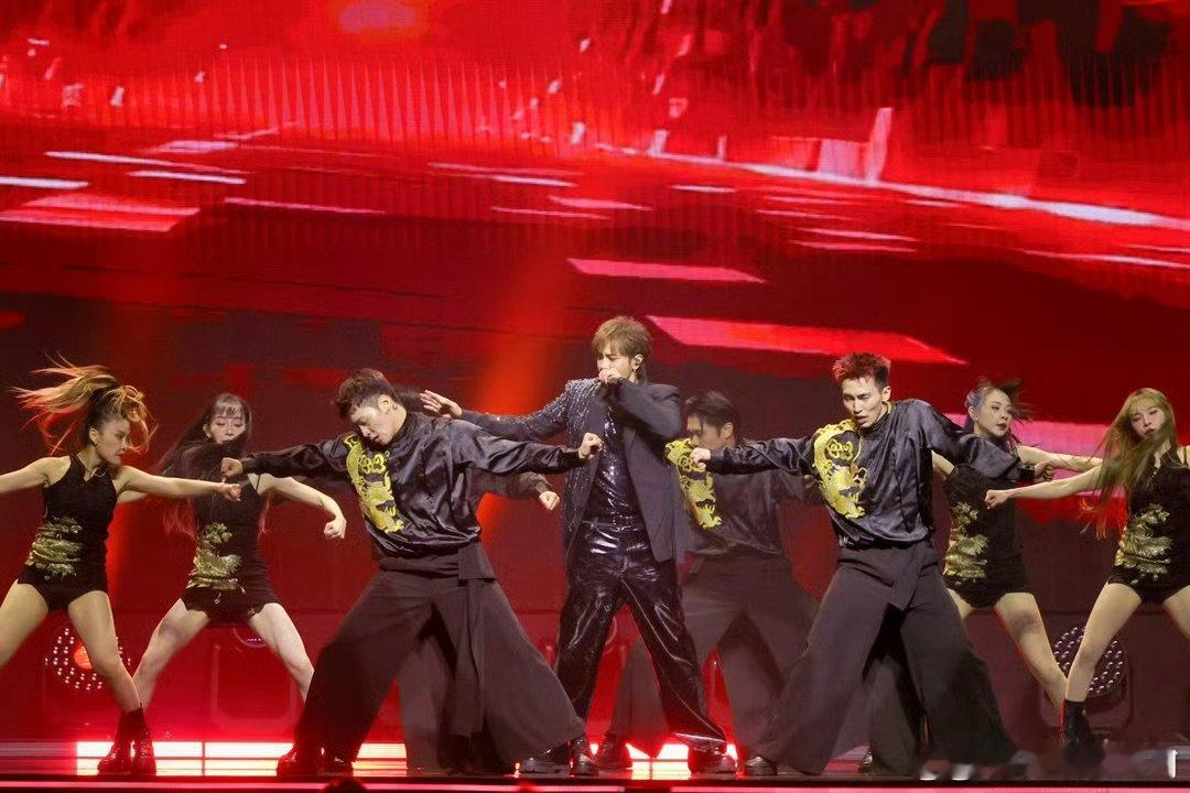 好想看罗志祥披荆斩棘罗志祥澳门全开麦舞台看完直接入坑！罗志祥澳门全开麦舞台又帅又