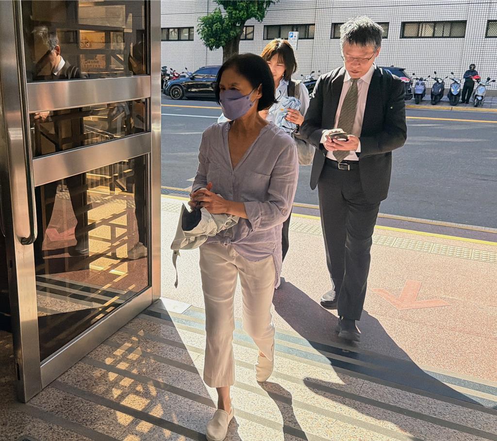 柯文哲政治献金案大逆转 木可负责人李文娟二审全部认罪
台湾民众党前主席柯文哲被控
