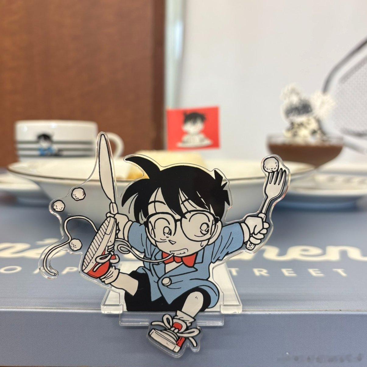 新周边上新鸟取 柯南厨房▶坐姿亚克力立牌价格：1540日元 ​​​