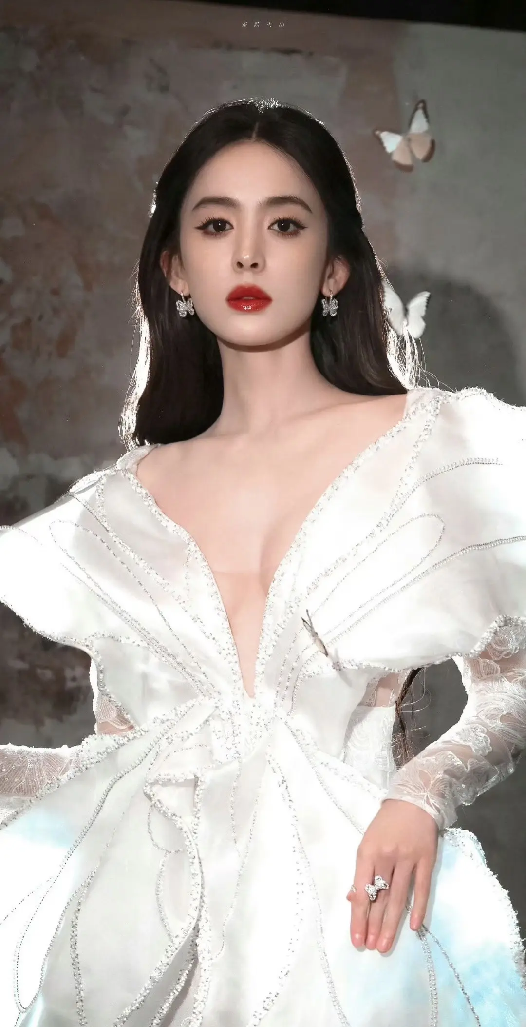 娜扎。