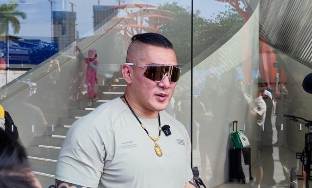 用人不疑，疑人不用，我们要相信馆长。
9月11日馆长在直播间透露明天要到大陆内蒙