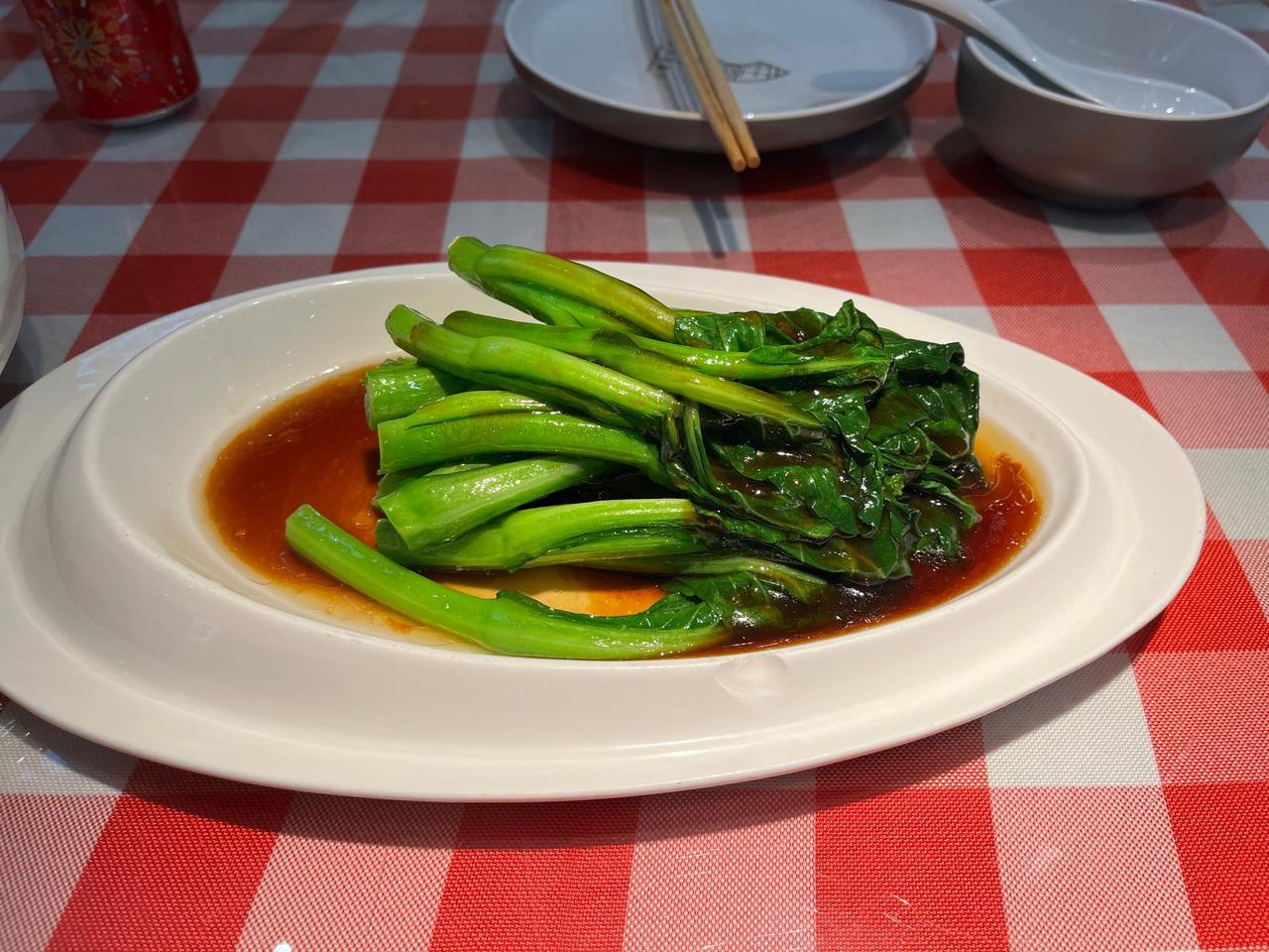 长期以来，人们普遍认为“餐后嗜睡”主要是因为血液从大脑流向胃部，但研究显示，饭后