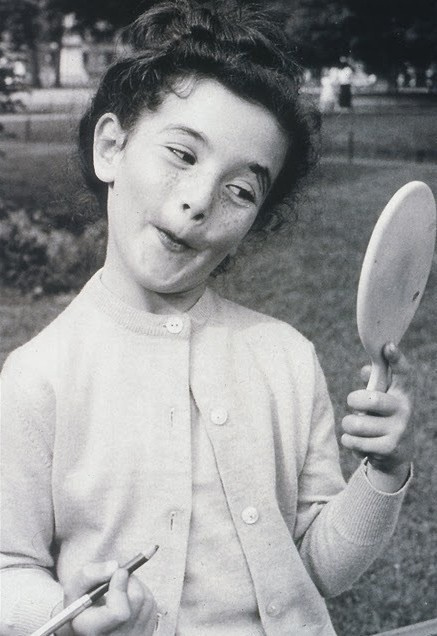 奉劝各位：除了灾难、病痛，时时刻刻要快乐。——木心 ​​​