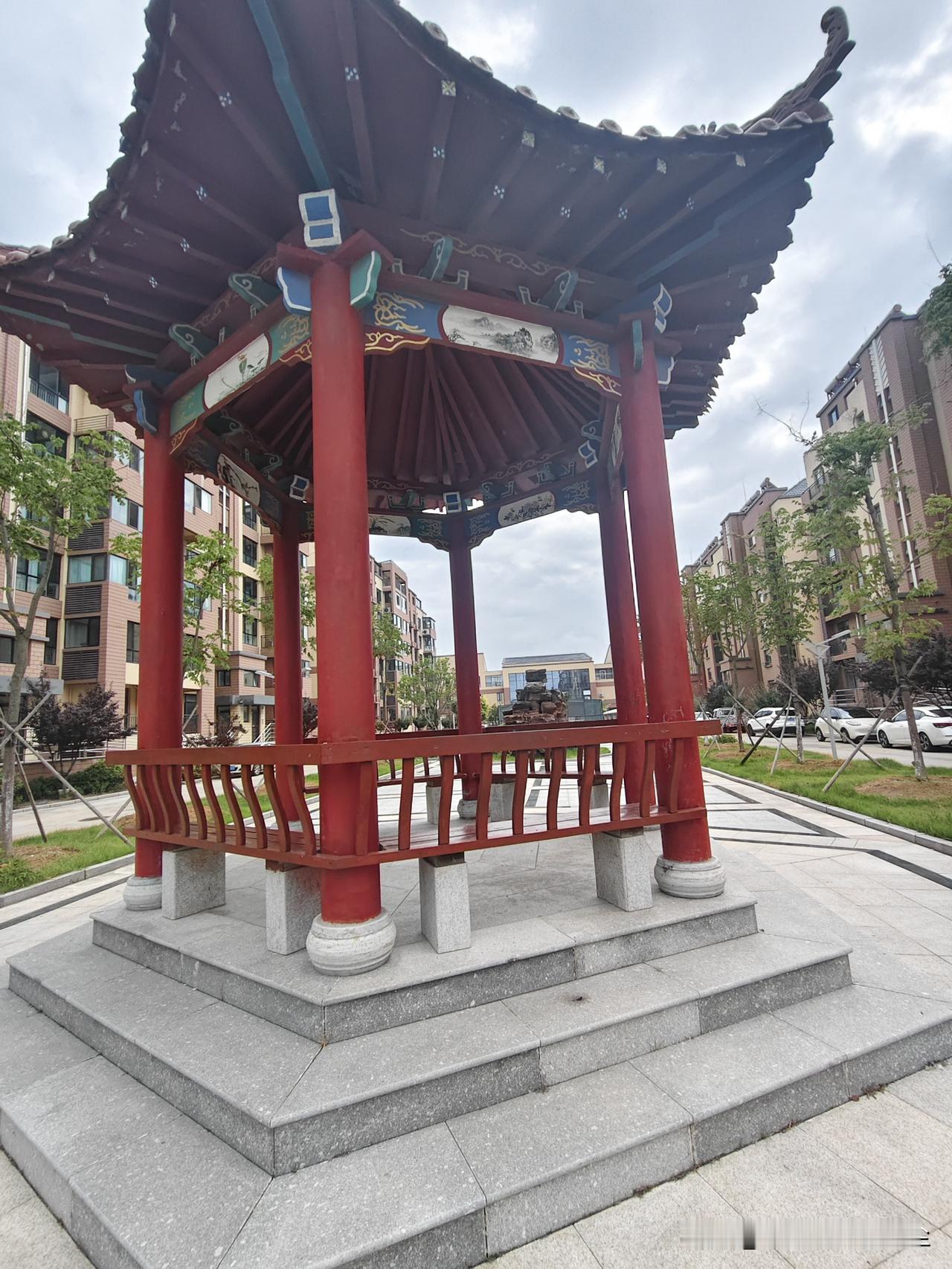 今天是我来儿子家的第四天。

今天外出学习的儿子要回来了，9点的车，11点多就到