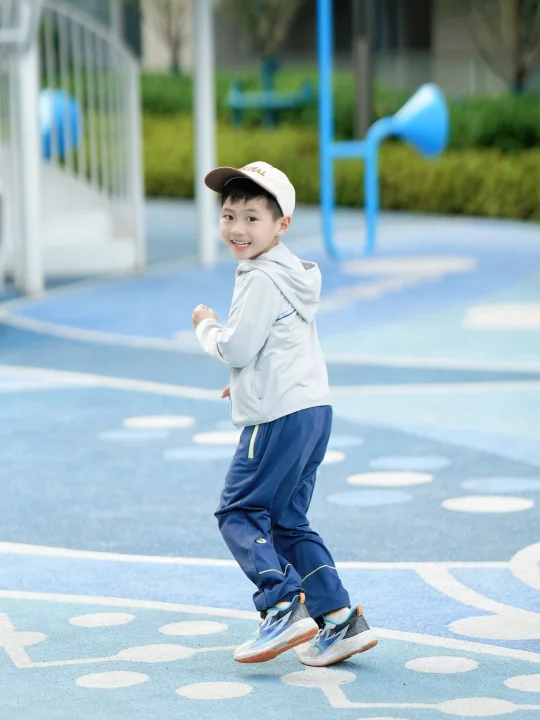 儿童户外穿搭|家门口的滑梯可太好拍啦