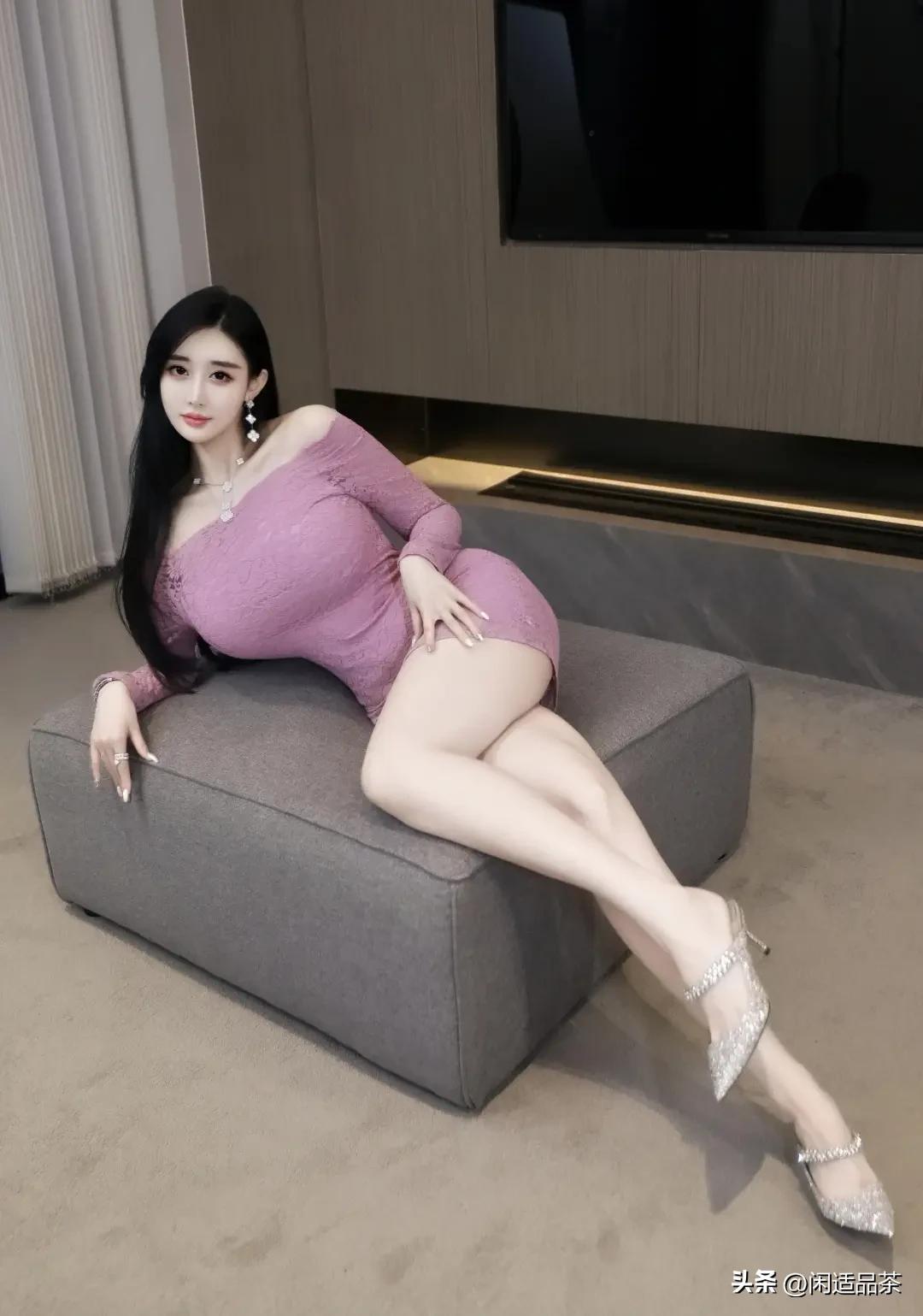 妙龄佳人，玉体玲珑。