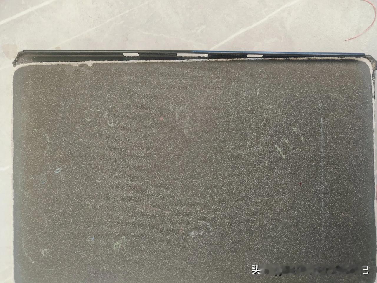 今日断舍离
1，坏掉的pad壳。新买的已经到货，安装上新的，感觉拥有了新的pad